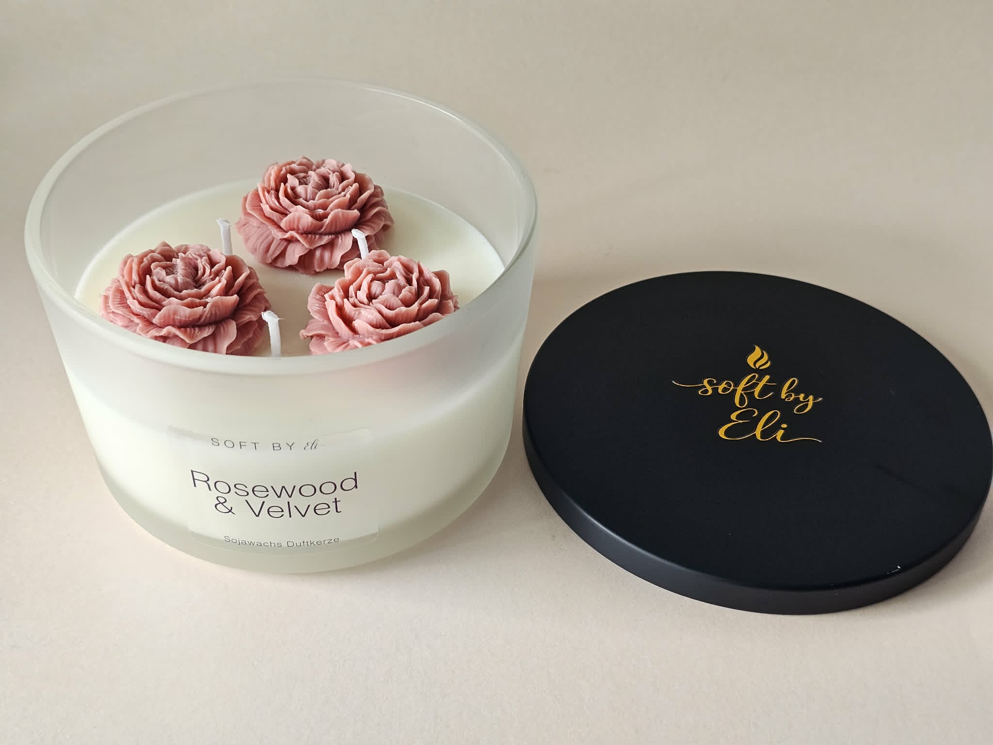 Vela Floral Premium em Cera de Soja – Rosewood & Velvet 400g