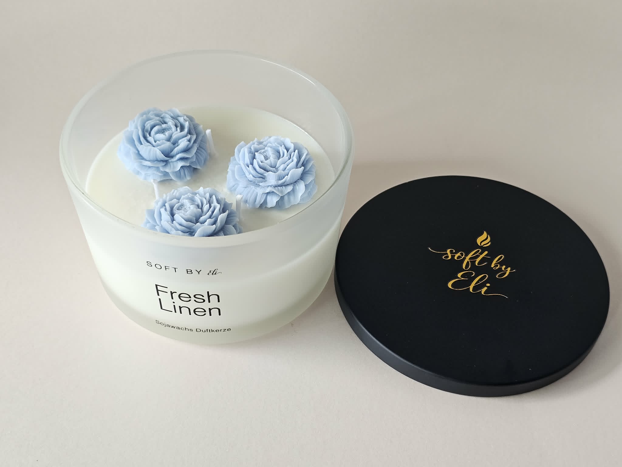 Vela Floral Premium em Cera de Soja – Fresh Linen 400g