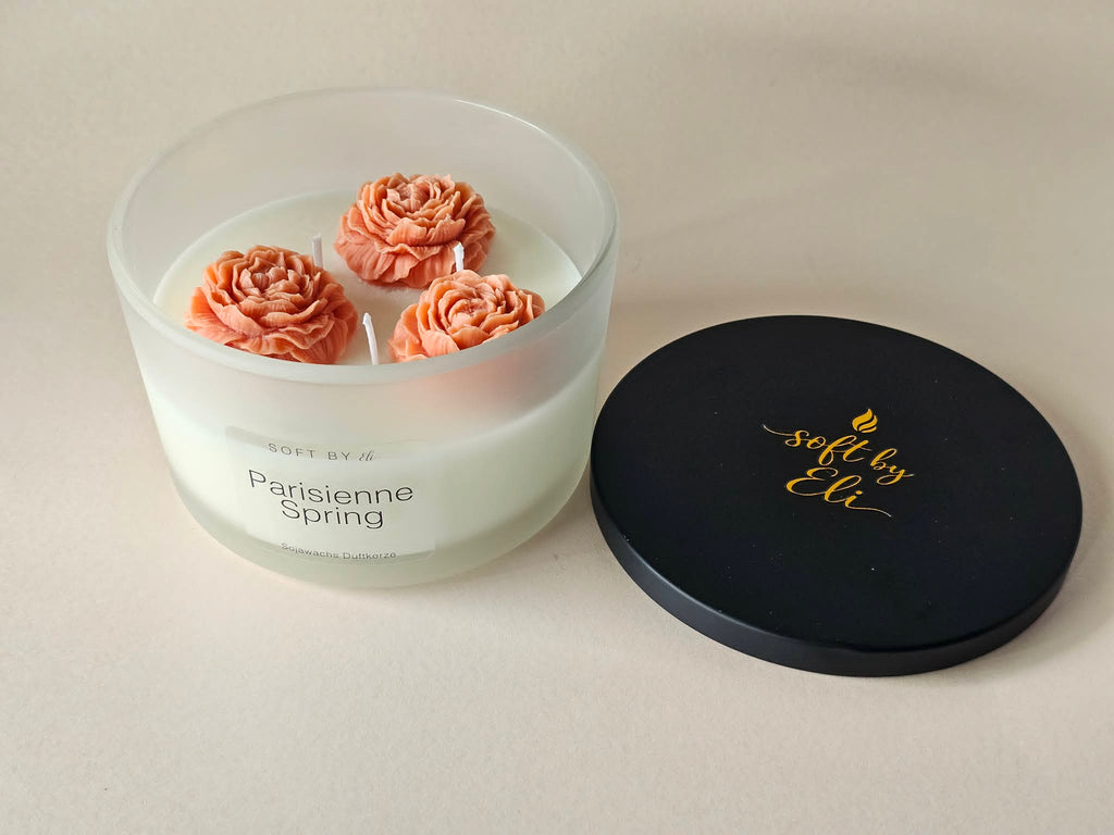 Vela Floral Premium em Cera de Soja – Parisienne Spring 400g