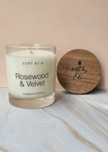 Rosewood & Velvet – Sojawachs Kerze mit Holzdeckel 220g