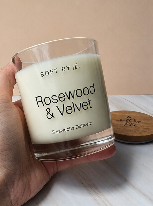 Rosewood & Velvet – Sojawachs Kerze mit Holzdeckel 220g